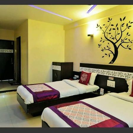Skylawn Hotel Surat Exterior photo