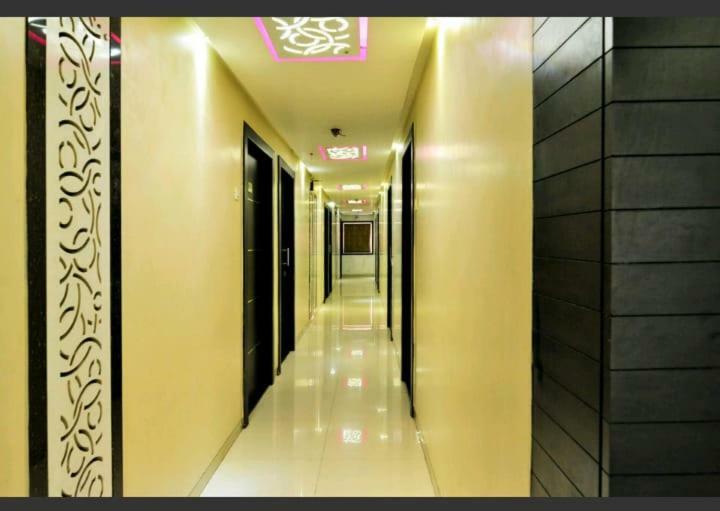 Skylawn Hotel Surat Exterior photo